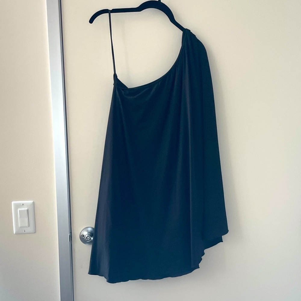 One shoulder bat wing mini dress